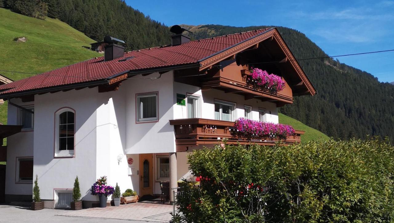 Ferienwohnung Alpenheim Tux Ngoại thất bức ảnh